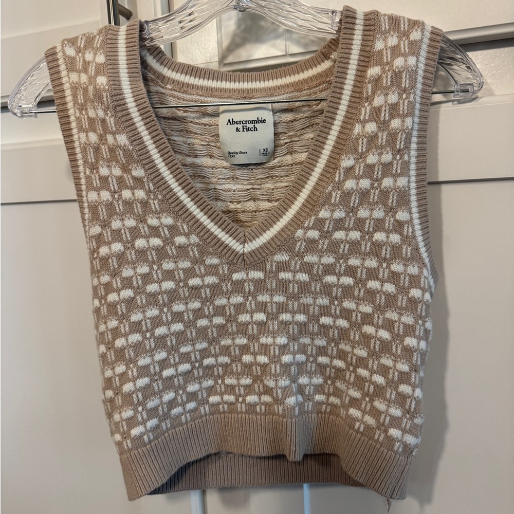 Abercrombie & Fitch Tan and White Patterned Vest